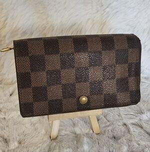 Louis Vuitton Porte-Monnaie Billets Tresor Wallet